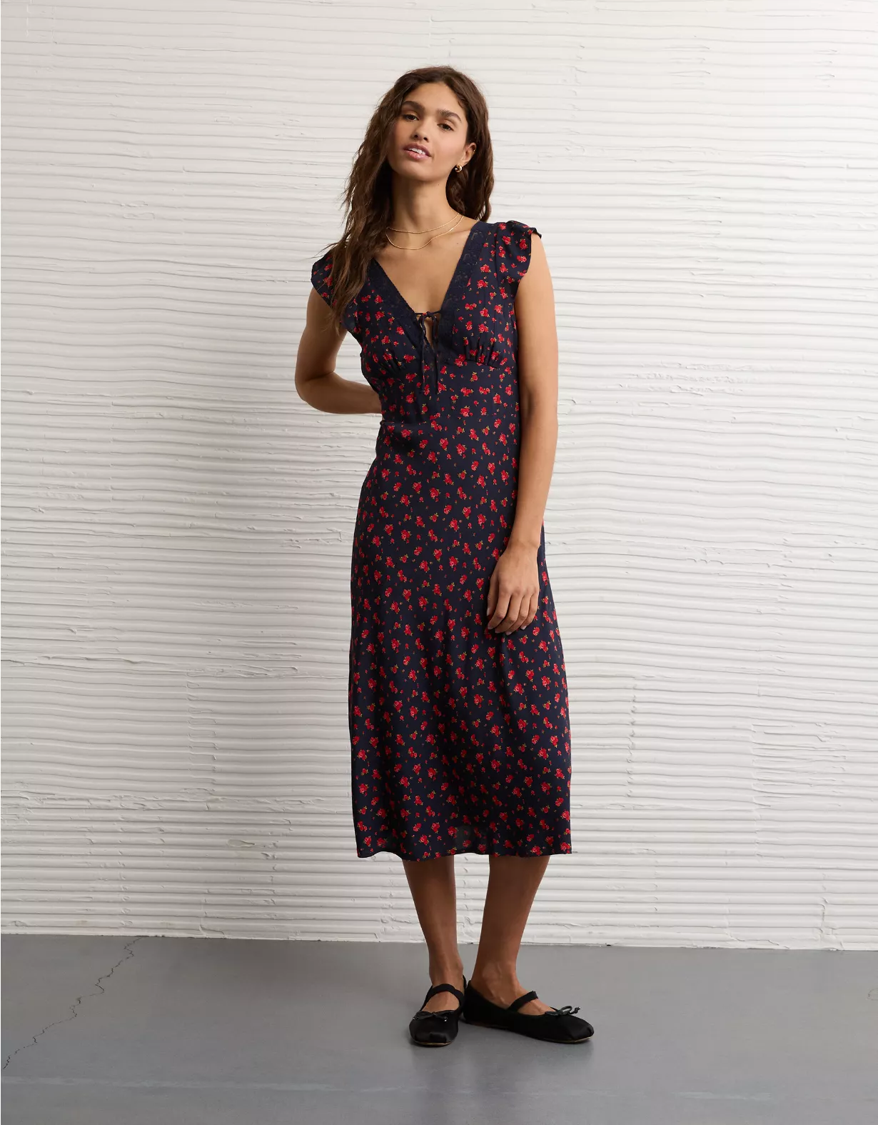 AE Short Sleeve V-Neck Midi Dress