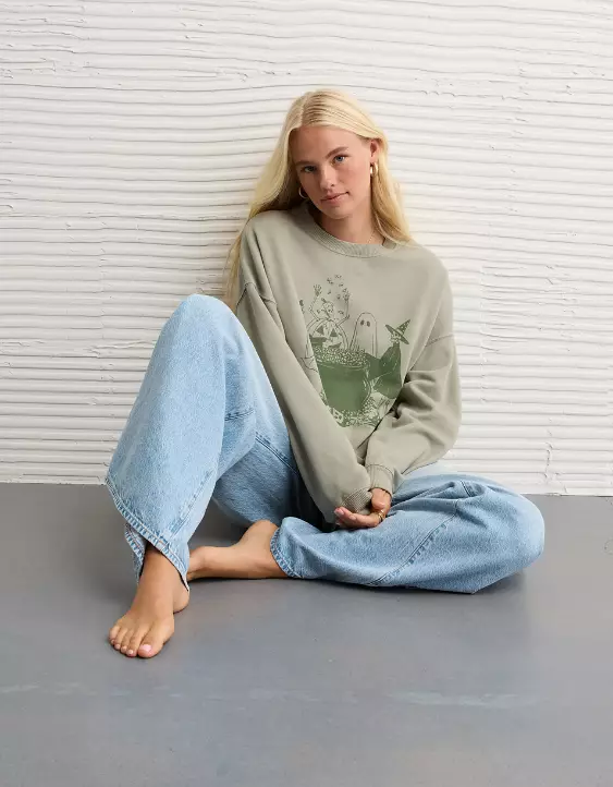 AE Halloween Graphic Sweatshirt - Image 7